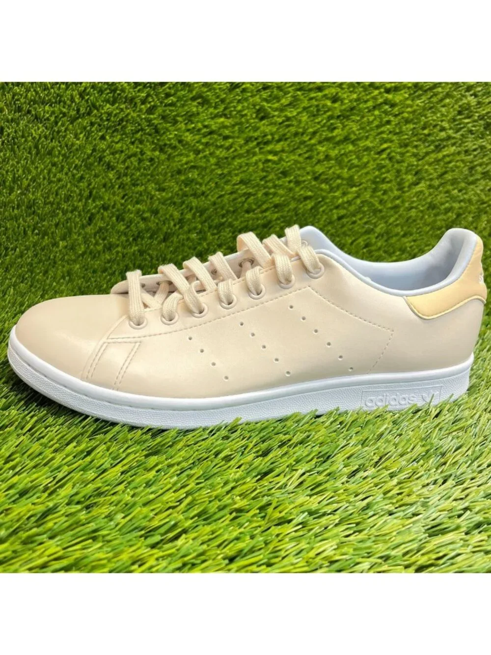 Adidas Stan Smith Womens Size 10.5 Ivory White Athletic Leather Shoes Sneakers